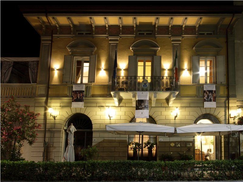 Hotel Palazzo Guiscardo Пиетрасанта Екстериор снимка